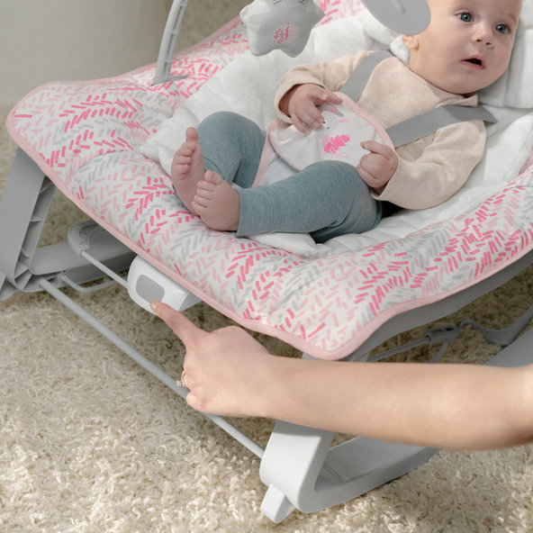 INGENUITY Lehátko vibrující 3v1 Keep Cozy™ Lily™ 0m+