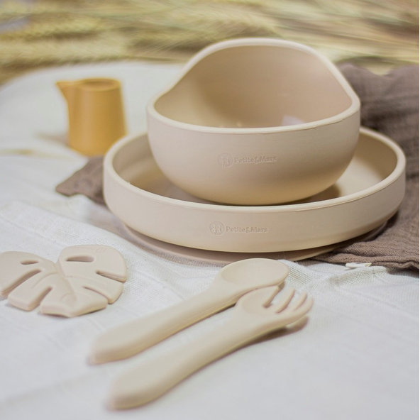 PETITE&MARS silikonová miska s přísavkou TAKE&MATCH Desert Sand 6 m+