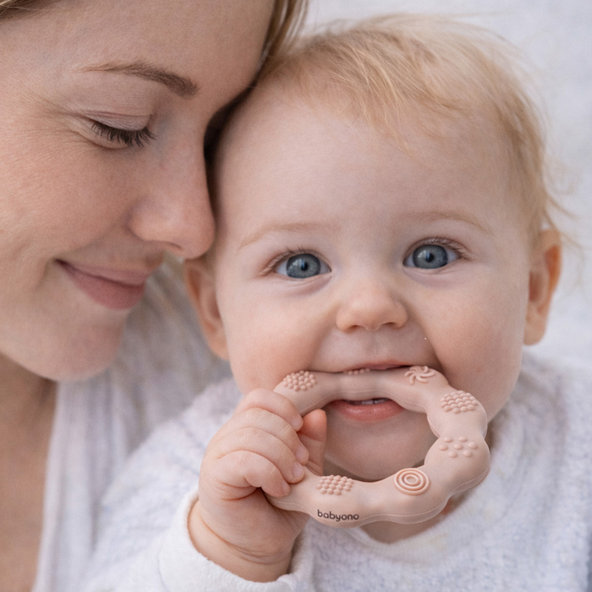 Babyono silikonové kousátko kroužek béžový