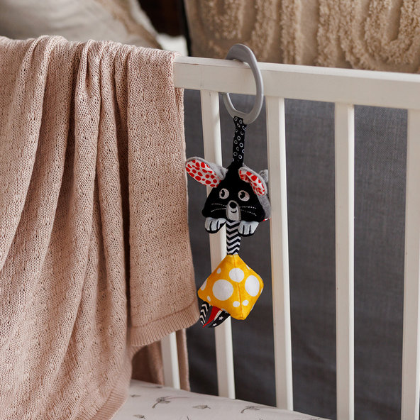 Babyono Mouse závěsná kontrastní hračka na C kroužku 0 m+