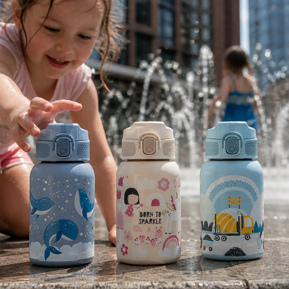 PETITE&MARS nerezová termo láhev Whale Song 350 ml 12m+