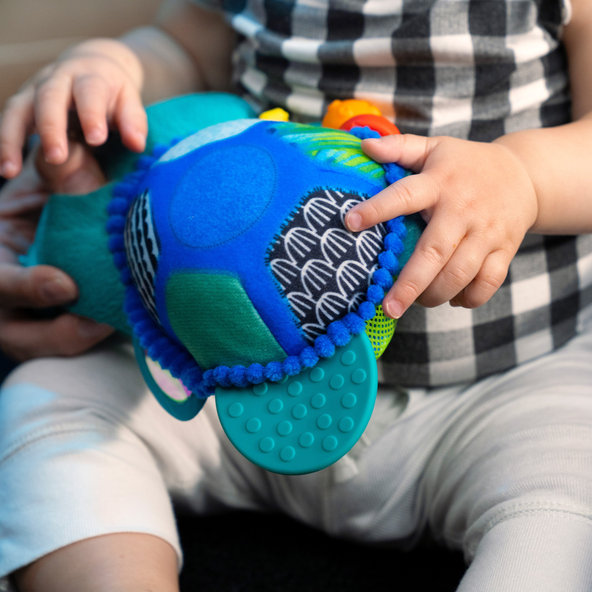 Baby Einstein Neptune's Sensory Sidekick™ hračka na C kroužku 0 m+