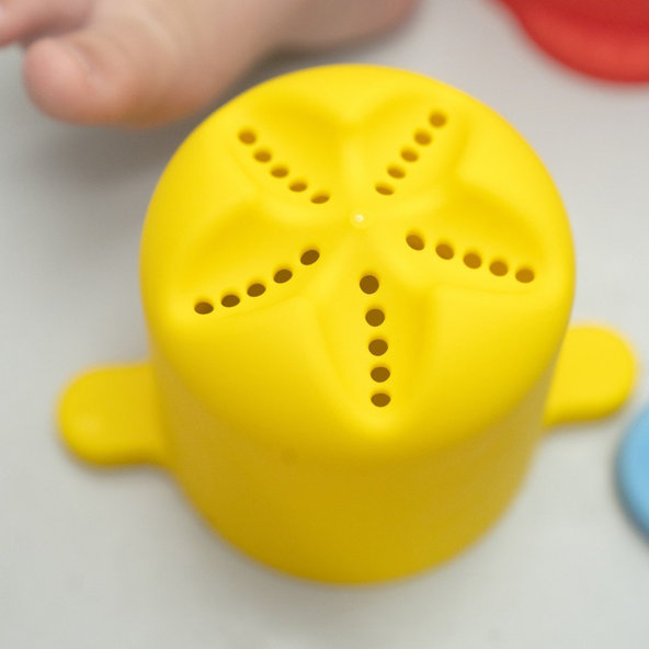 Baby Einstein Opus's Stack & Stream™ stohovací poháry sada 5 ks 3 m+