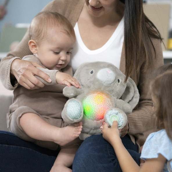 Ingenuity plyšová hračka uklidňující s melodiemi zajíček Sylvi™ 0 m+