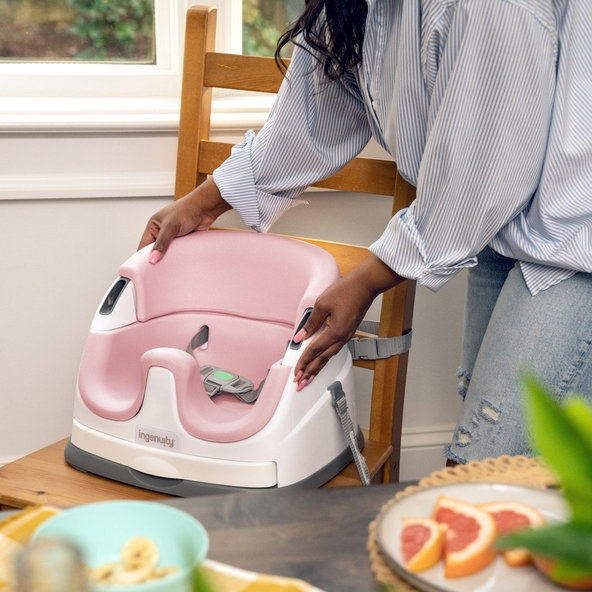 Ingenuity podsedák na židli 2v1 Baby Base™ Peony™ 6 m+ do 22 kg