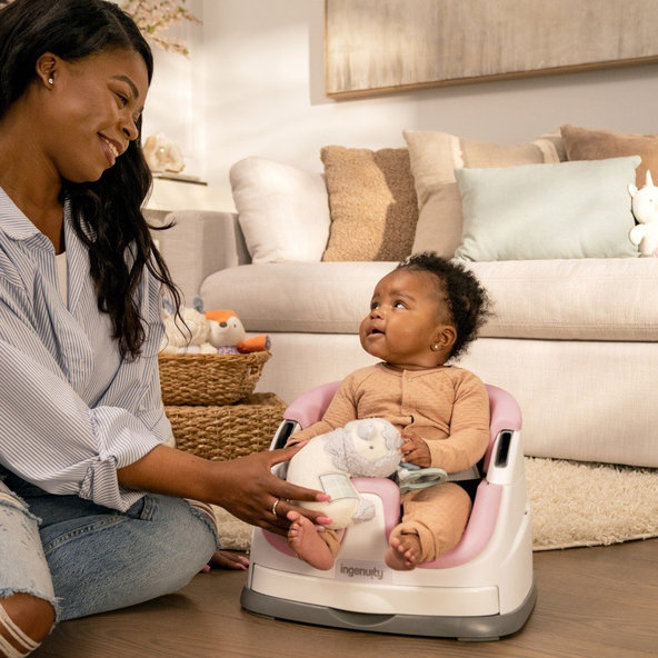 Ingenuity podsedák na židli 2v1 Baby Base™ Peony™ 6 m+ do 22 kg