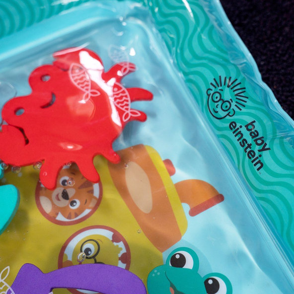Baby Einstein Sensory Splash™ vodní podložka 40x40 cm 0 m+