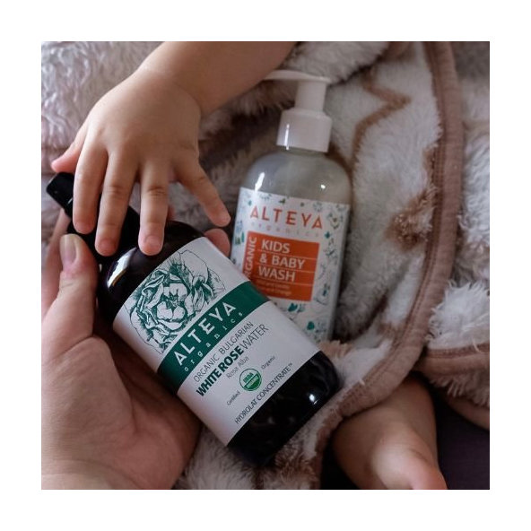 Alteya BIO růžová voda z bílé růže ve skle 240 ml