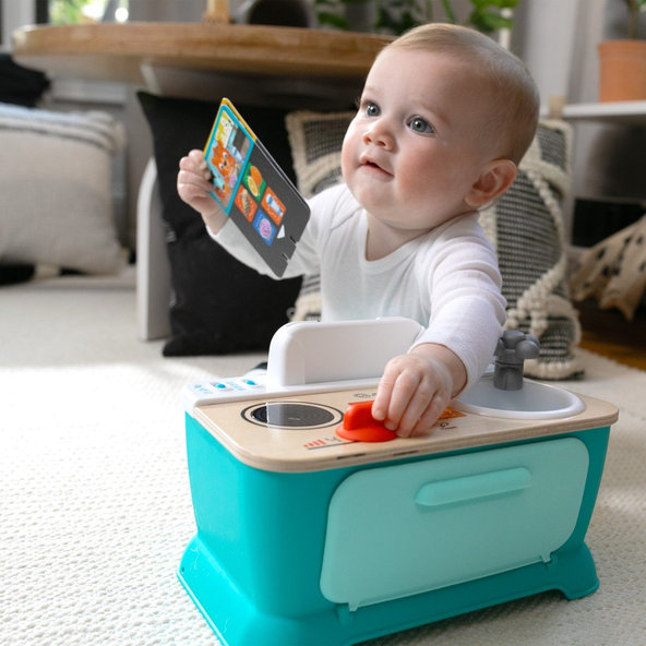 Baby Einstein Magic Touch Kitchen™ Pretend to Cook HAPE kuchyňka 9 m+