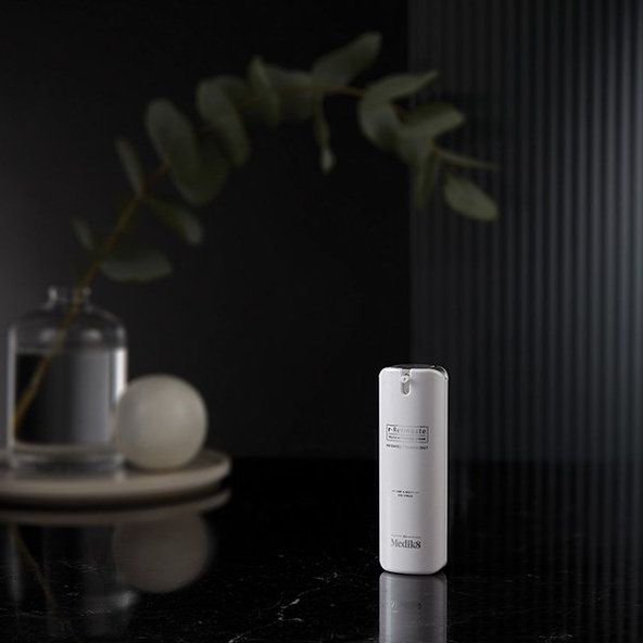 Medik8 r-Retinoate oční sérum pro mladistvý vzhled 15 ml