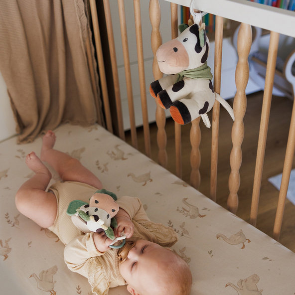 Babyono Cow Bingo hudební hračka na C kroužku 0 m+