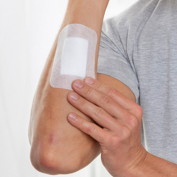 Leukoplast Leukomed absorpční náplasti na rány 5×7,2 cm 5 ks