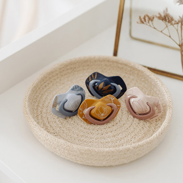 Canpol Babies Light Touch Gold silikonový sym. dudlík 6–18 m 2 ks