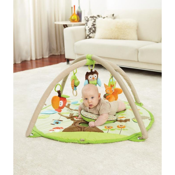SKIP HOP Treetop Friends Hrací deka s polštářkem 5 hraček 0 m+