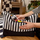 BABY EINSTEIN Kousátko s chrastítkem zebra Zen™ Shake-a-Shape 0m+