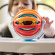 Baby Einstein Sticky Spinner™ aktivní hračka s přísavkou 3 m+