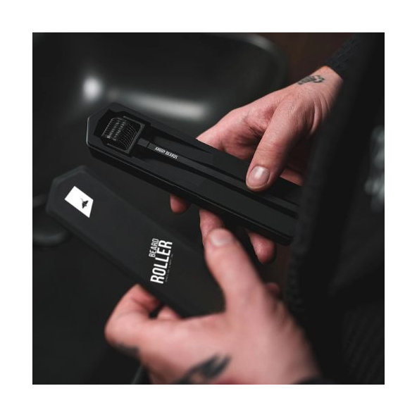 Angry Beards Roller na vousy