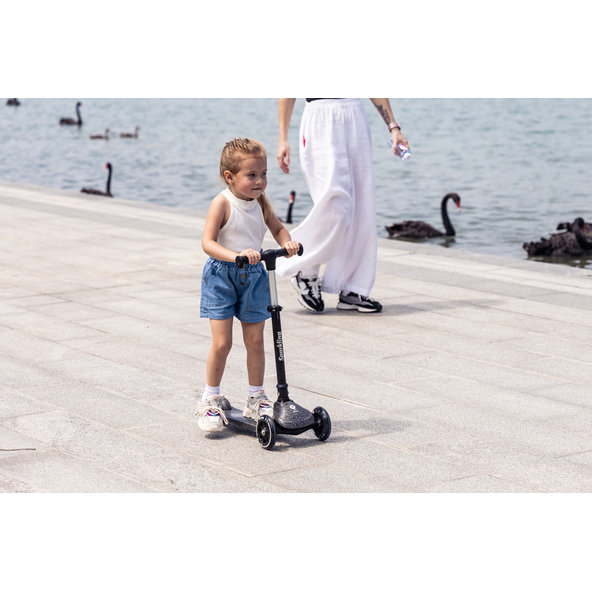 QPLAY Sparkling Black koloběžka 36 m+
