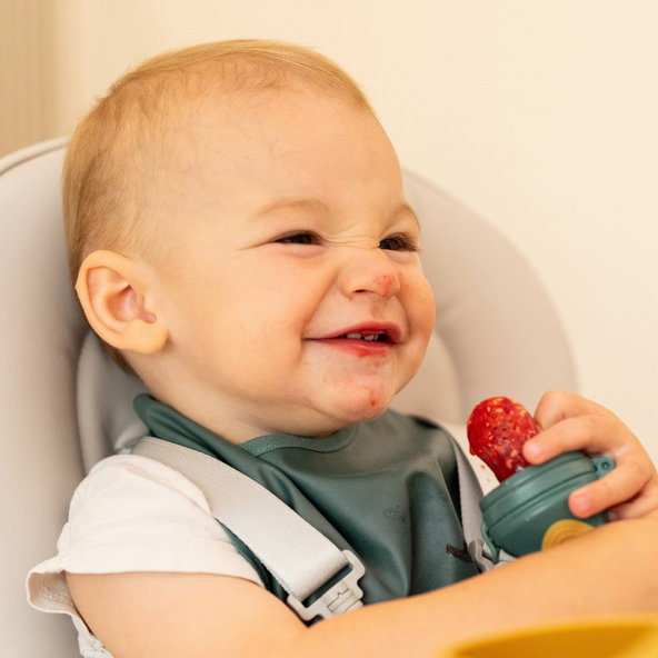 PETITE&MARS dudlík na krmení Fruzi Rose&Sand 6m+ 1 ks