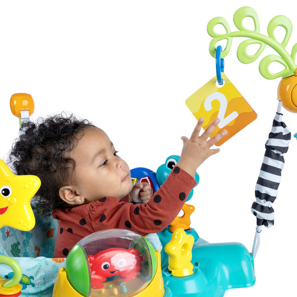 BABY EINSTEIN Skákátko/Aktivní centrum 2v1 Curiosity Cove™ 6m+