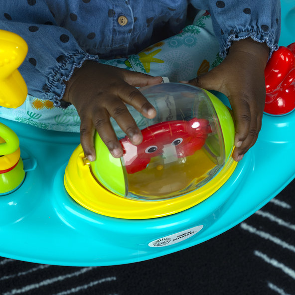 BABY EINSTEIN Skákátko/Aktivní centrum 2v1 Curiosity Cove™ 6m+