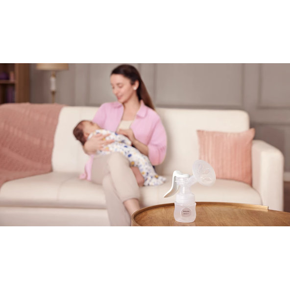 AVENT ODSÁVAČKA MLIEKA manuálna Essential