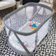 BABY EINSTEIN Postýlka s ohrádkou na hraní 3v1 Kick & Snooze™ 0m+