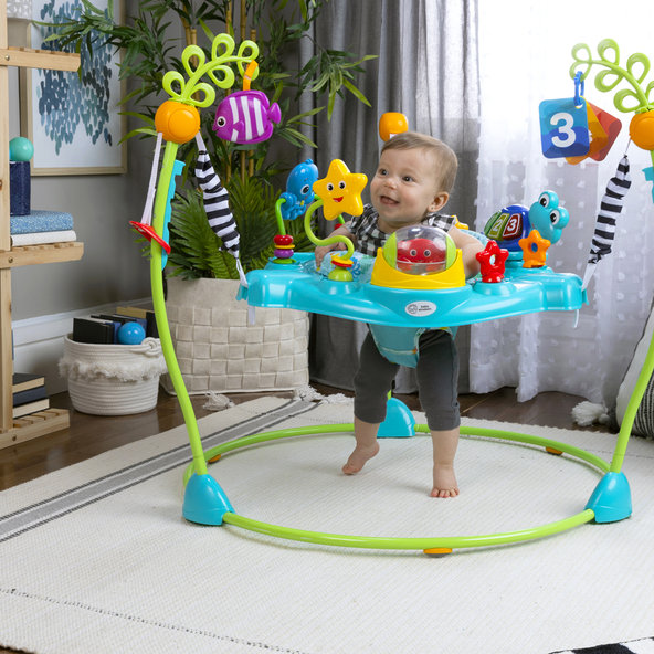BABY EINSTEIN Skákátko/Aktivní centrum 2v1 Curiosity Cove™ 6m+