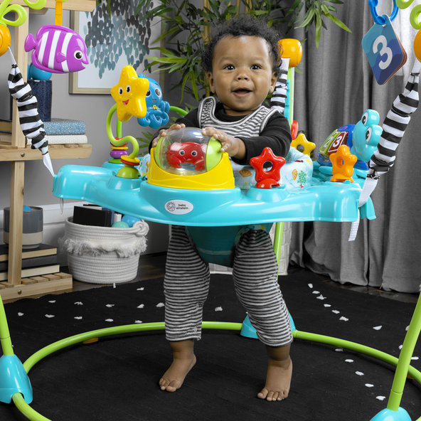 BABY EINSTEIN Skákátko/Aktivní centrum 2v1 Curiosity Cove™ 6m+