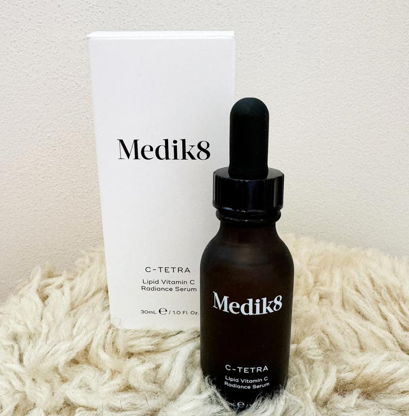  Recenzia Medik8 C-Tetra antioxidačné sérum s vitamínom C