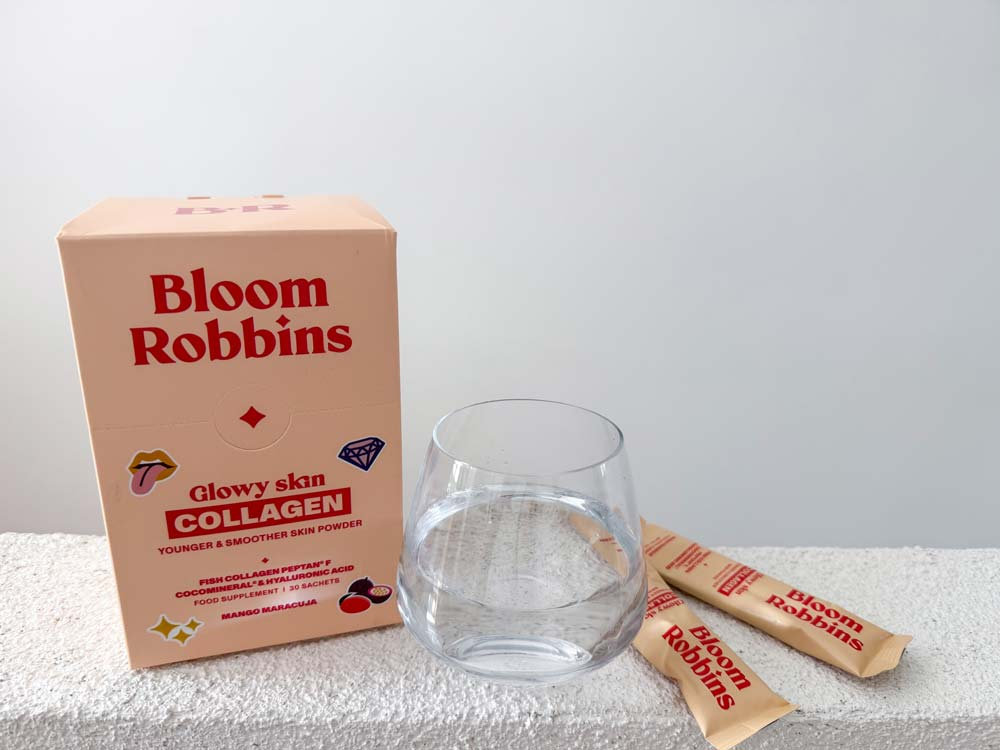  Bloom Robbins Glowy Skin Collagen pred prípravou s vodou a sáčkami na práškový kolagén