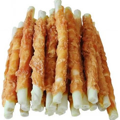 Salač Žvýkací tyčinka z buvolí kůže obalená kuřecím masem pro psy 1 kg
