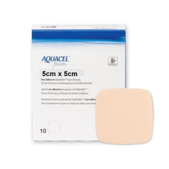 AQUACEL Foam Hydrofiber neadhezivní pěnové krytí 5 × 5 cm 10 ks