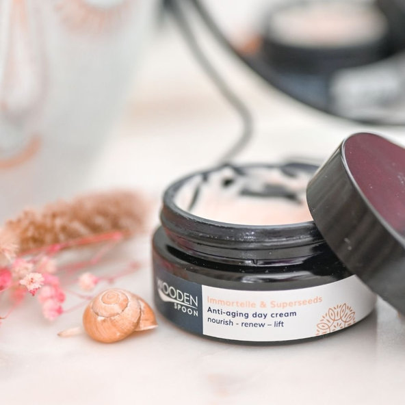 Wooden Spoon denní anti-age krém se slaměnkou 50 ml